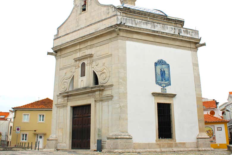 Drive past Aveiro's most beautiful churches