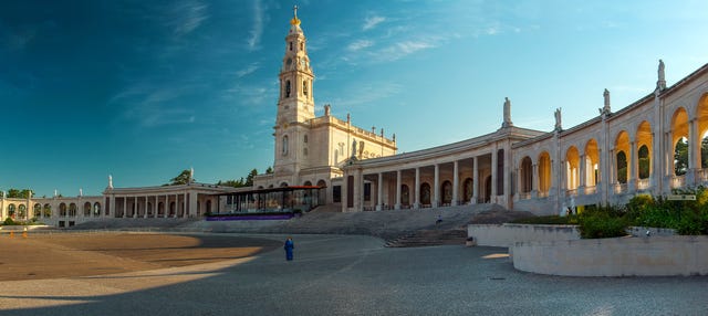 Sanctuary of Fatima & Aljustrel Tour from Coimbra - Civitatis.com