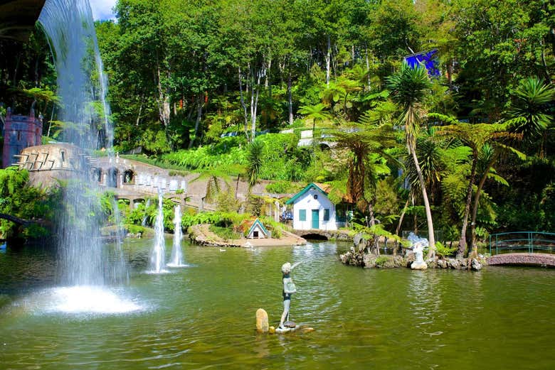 Tanque do Jardim Tropical do Monte Palace