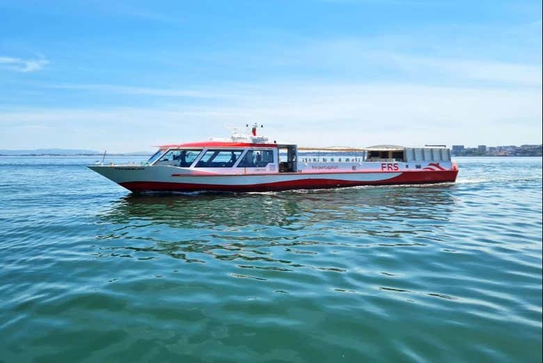 Navegando pelas águas do rio Tejo