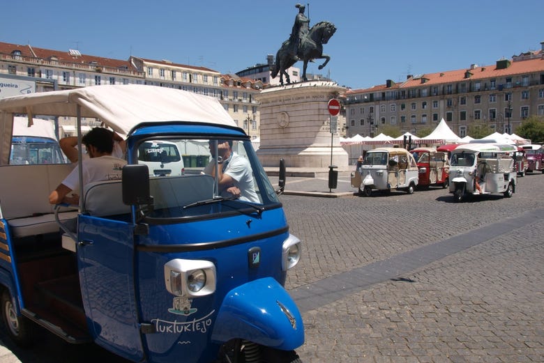 Visite Privée Dans Lisbonne En Tuk Tuk Avec Guide Francophone 1879