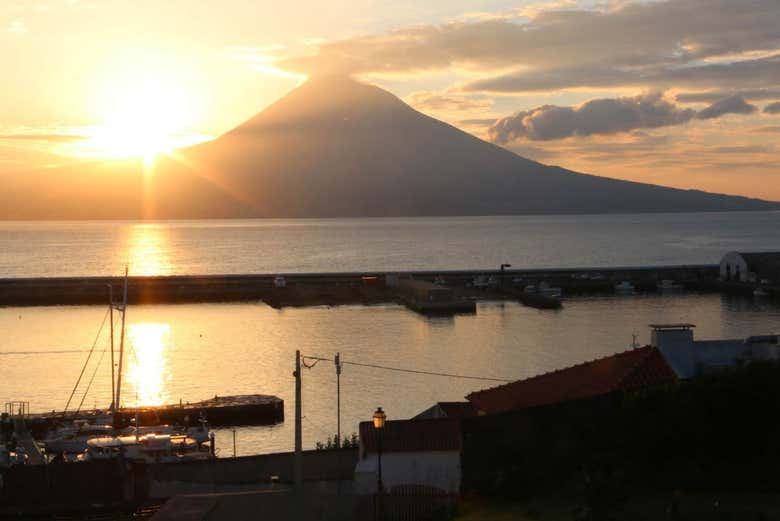 Pico Mountain, the volcano that gave the island its name