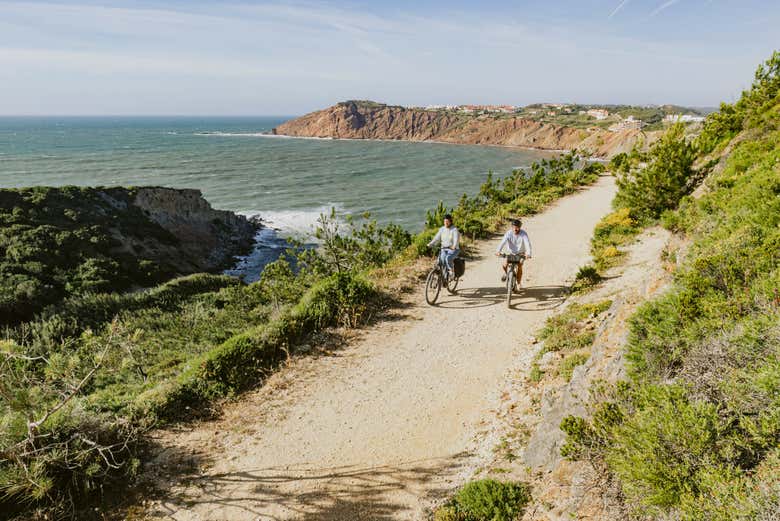 Recorriendo en bicicleta eléctrica la costa de Nazaré