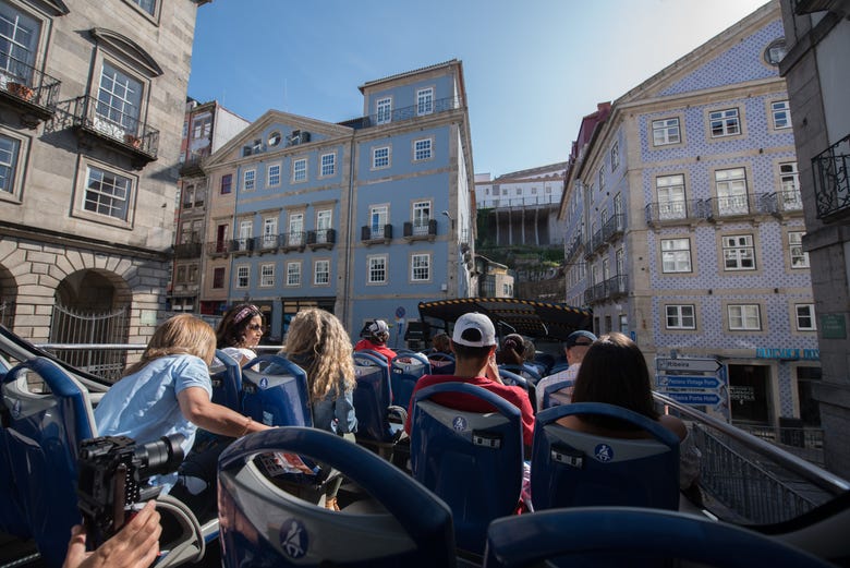 Contemplando Oporto desde el autobús turístico