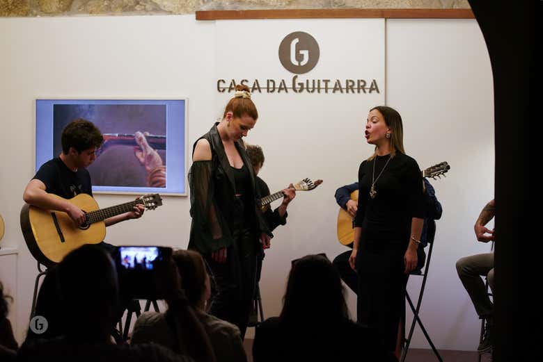 Em plena apresentação na Casa da Guitarra