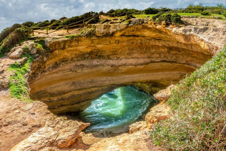 As Grutas de Benagil são as grutas mais famosas do Algarve