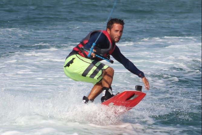 Practicando wakeboard