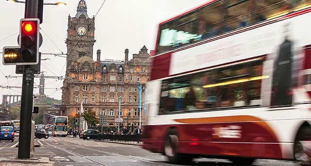 Trasporto A Edimburgo - Autobus, Tram E Taxi A Edimburgo