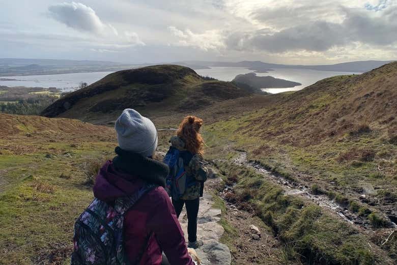 Recorriendo senderos hasta el lago Lomond