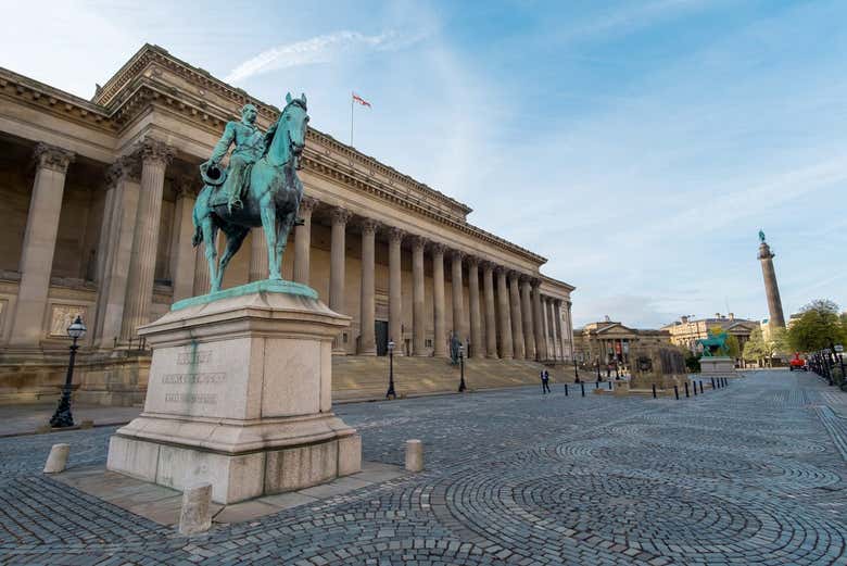 Estatua del Príncipe Alberto en St. George’s Hall