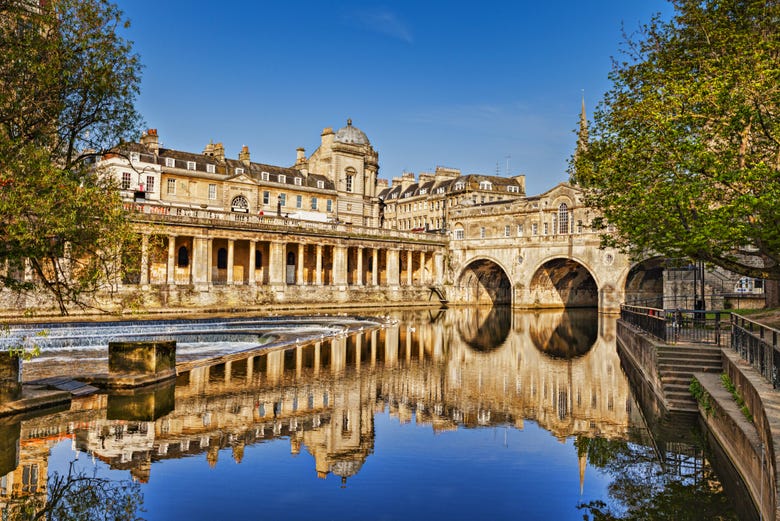 Windsor Castle, Stonehenge And Bath Tour With Roman Baths Entry