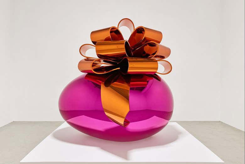 Smooth Egg with Bow de Jeff Koons