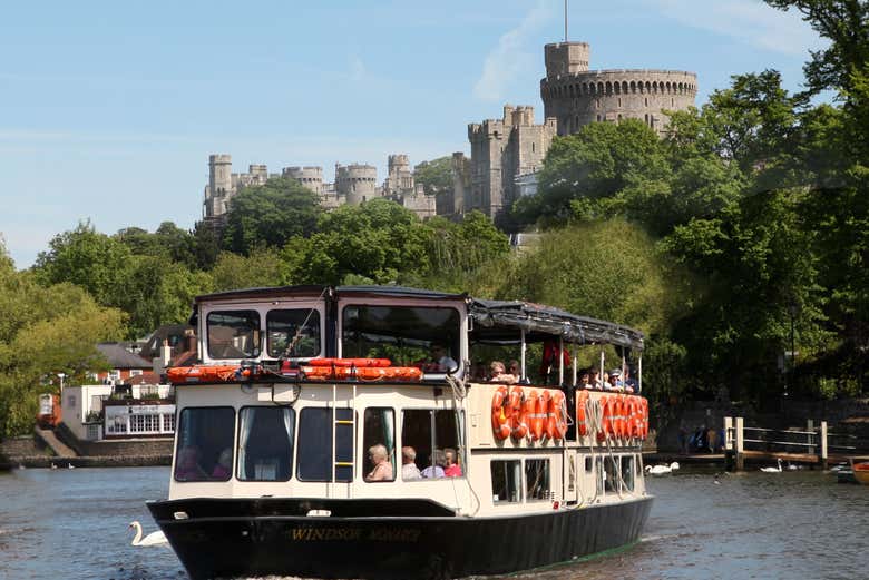 Boat trip around Windsor