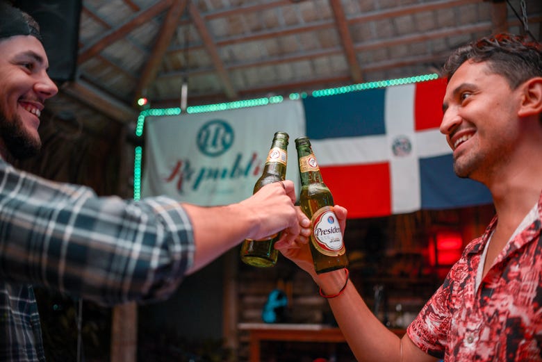 Brindando con cerveza