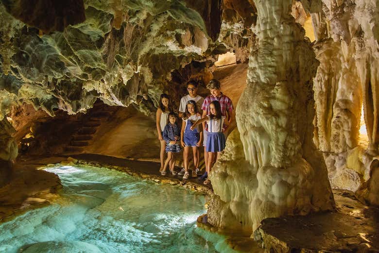 Visiting the Cueva de las Maravillas