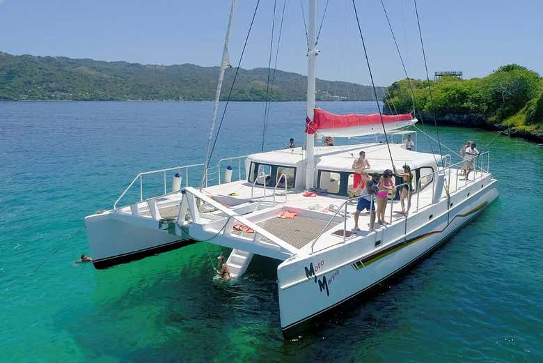 Cruise around Samaná Bay