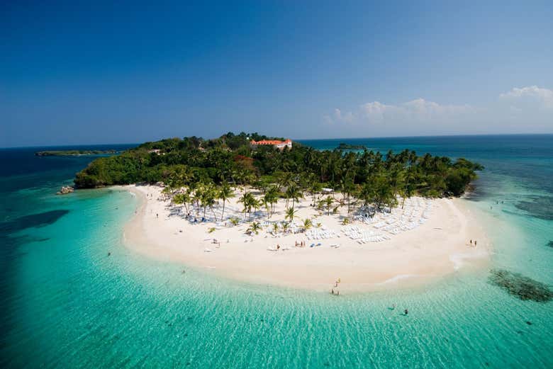 Snorkel Trip in Cayo Levantado & Cayo La Farola from Samaná