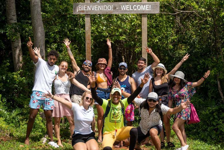 Foto antes de iniciar la ruta de senderismo