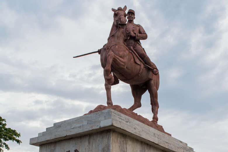 General Gregorio Luperon a caballo