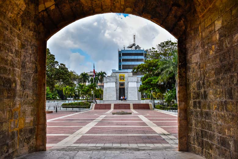 Entrance to Plaza Independencia Square