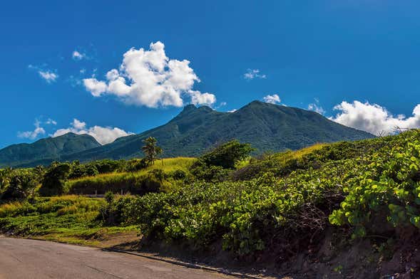 Liamuiga Volcano Hiking Activity