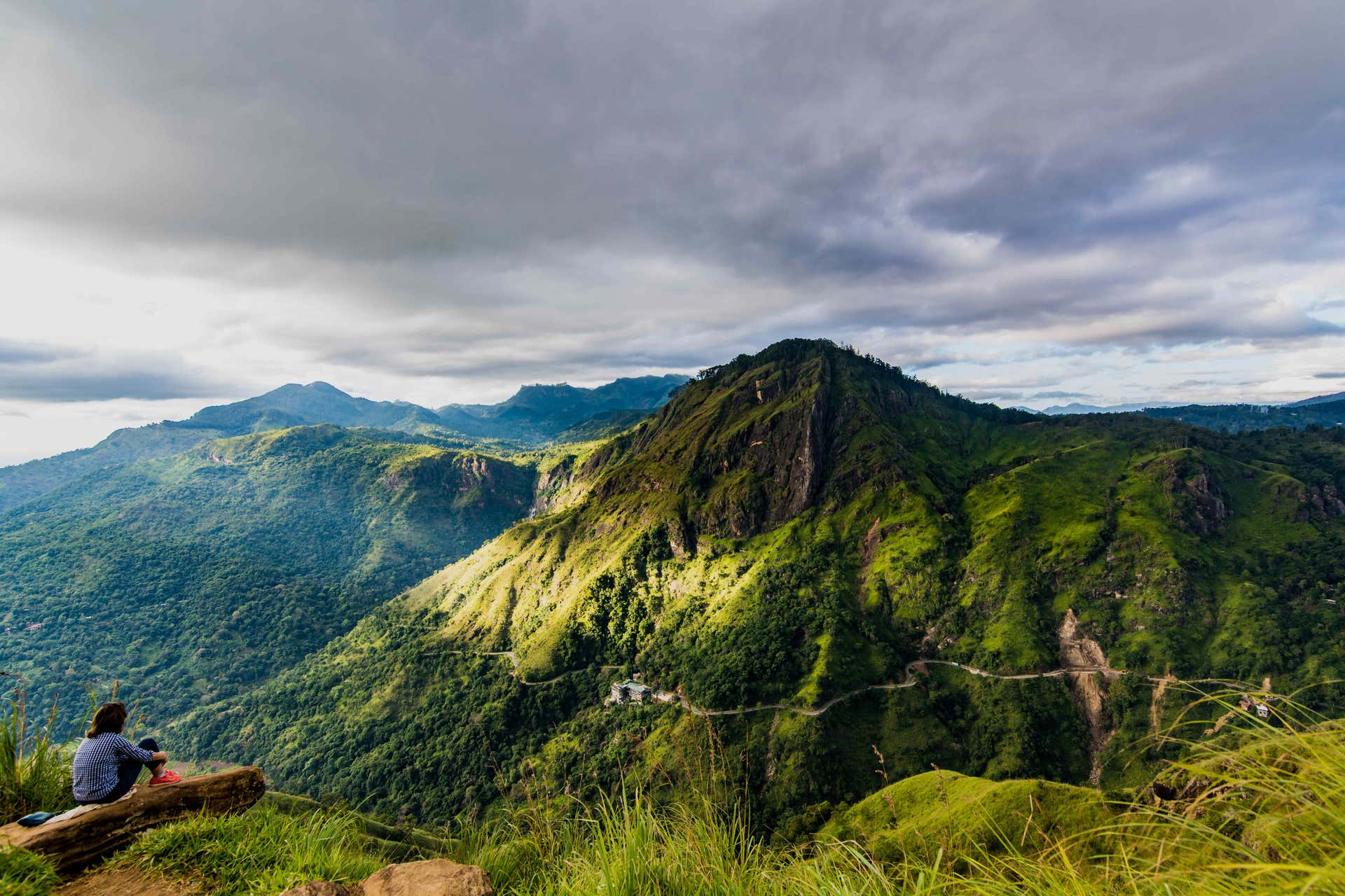 Little Adam's Peak Private Hike Trip from Ella - Civitatis.com