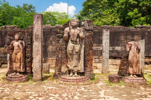 Tour privado por Sigiriya, Polonnaruwa y Medirigiriya