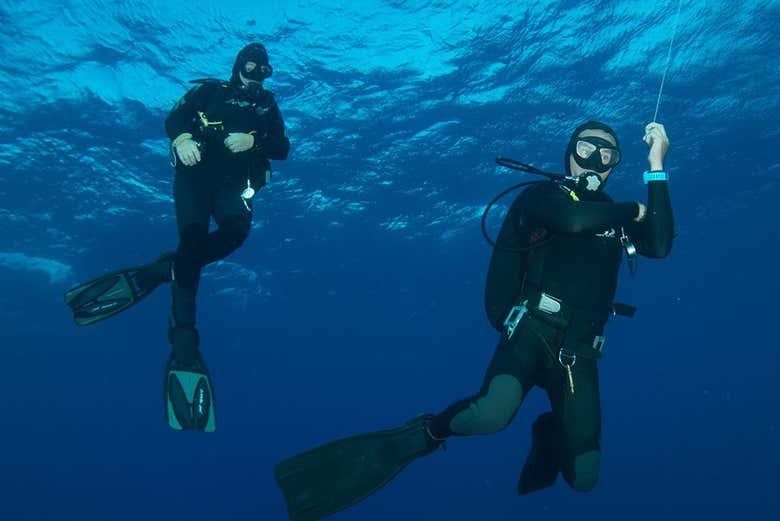 Scuba diving in Unawatuna