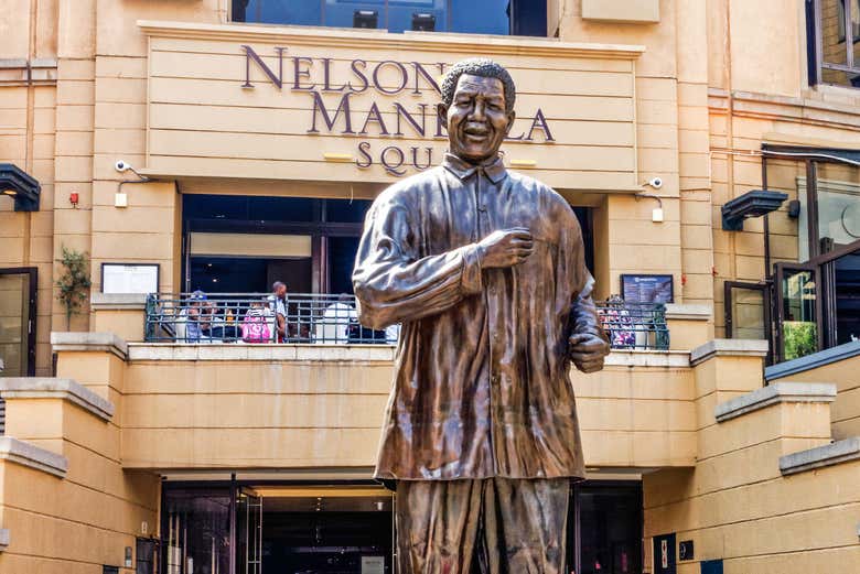 Estátua de Nelson Mandela em Joanesburgo