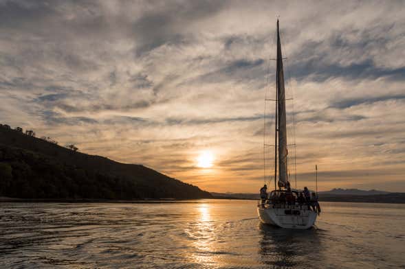 Crucero al atardecer con aperitivo