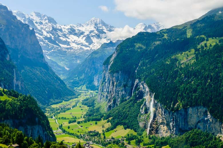 Paisajes de la cascada de Staubbachfall