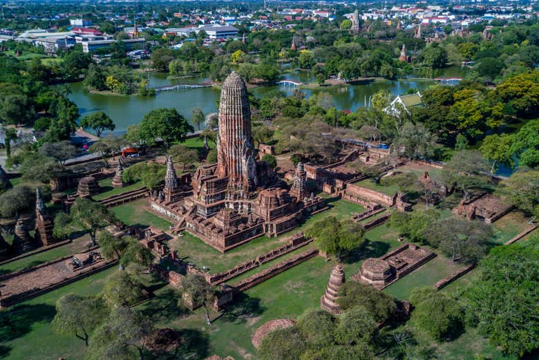 Vue d'ensemble sur les ruines d'Ayutthaya