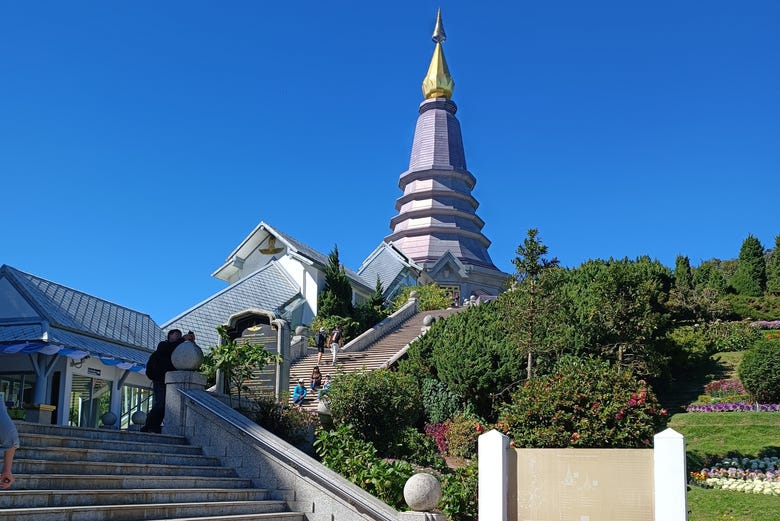 Pagoda en la cima de Doi Inthanon
