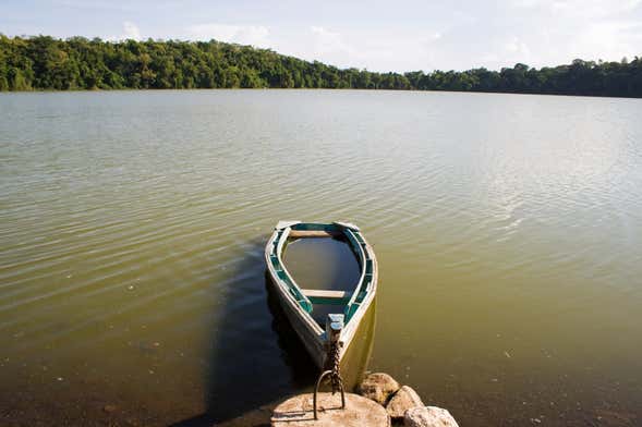 Lake Duluti Canoe Tour