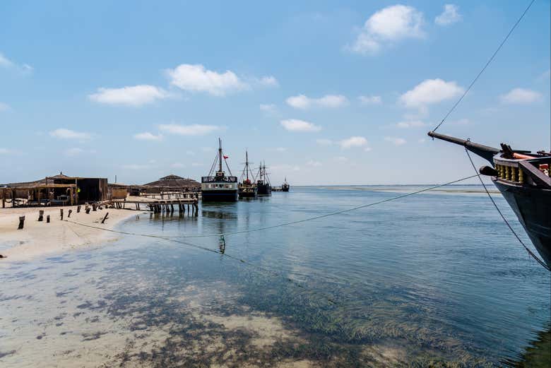 Bateaux pirates sur l'île Flamingo