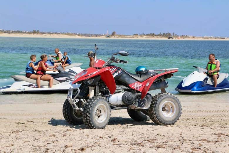 Quad sur la plage