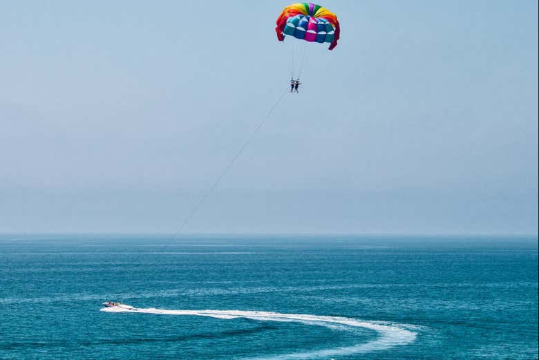 Durante l'attività di parasailing