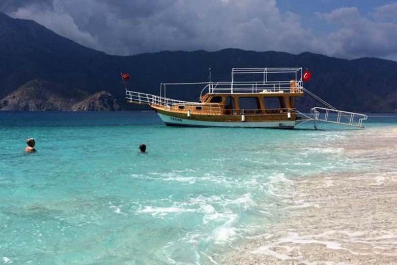 A boat moored off the island