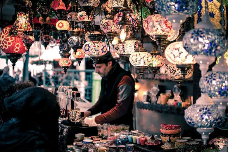 Lámparas turcas en un bazar de Bodrum