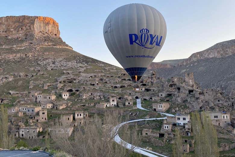 Un globo sobrevolando el valle de Soganli