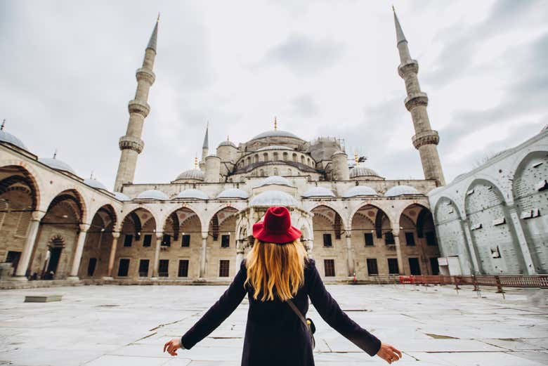 Get to know the Blue mosque of Istanbul