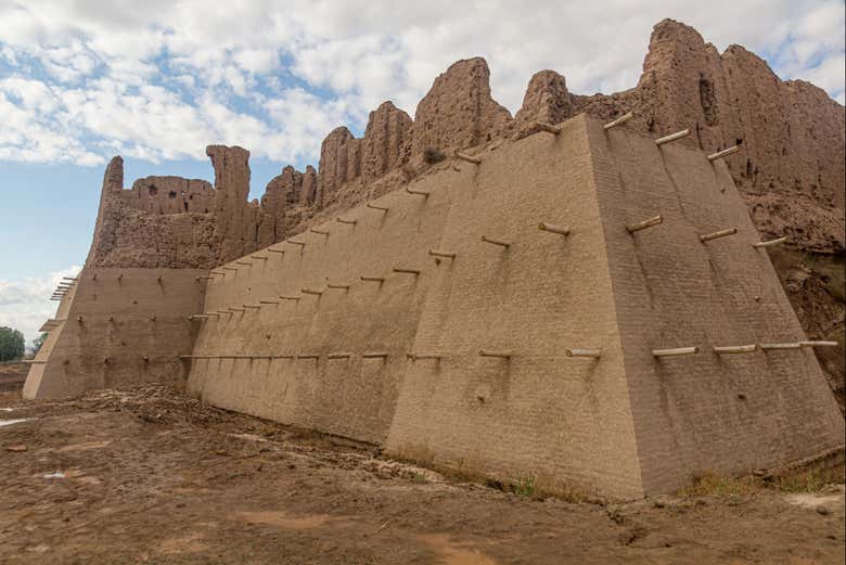 Antigua fortaleza en el desierto Kyzyl Kum