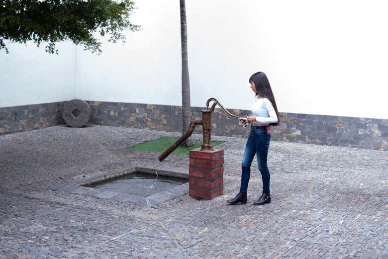 Antigua bomba de agua en la Casa del Libertador