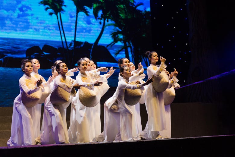 Dancers in the Charming Danang Show