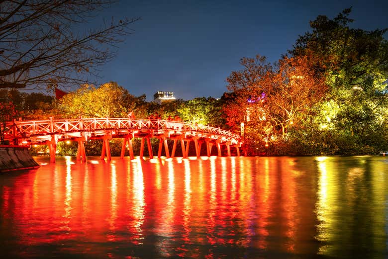 Hoan Kiem bridge reflected on the lake