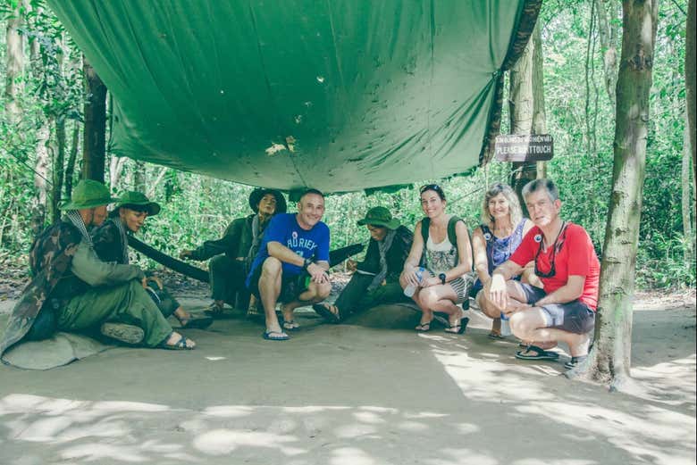 Disfrutando de la visita a Cu Chi